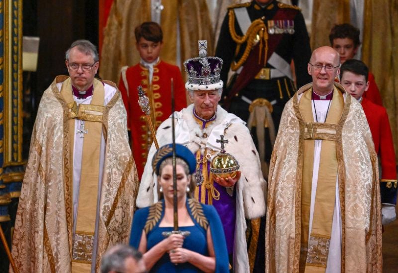 Carlos III con la corona del Estado Imperial