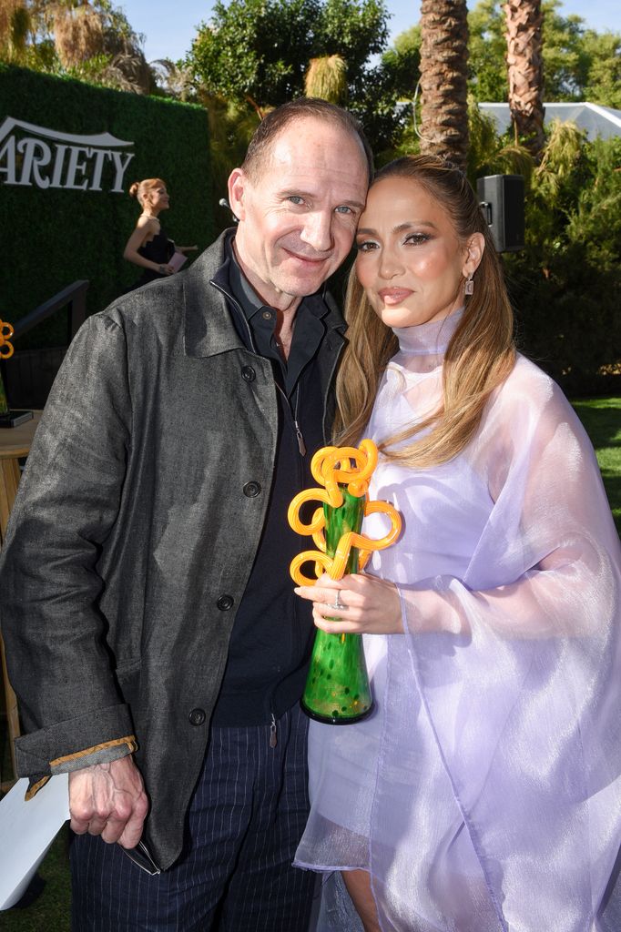 Ralph Fiennes y Jennifer Lopez se reencontraron más de 20 años después de grabar 'Maid in Manhattan'.