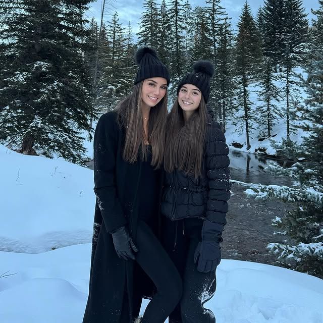 Elizabeth Gutiérrez con su hija Kailey en sus vacaciones invernales