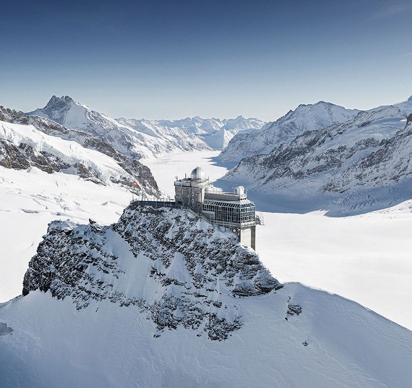 Junfraujoch, con el observatorio Sphinx y el glaciar Aletsch, Suiza