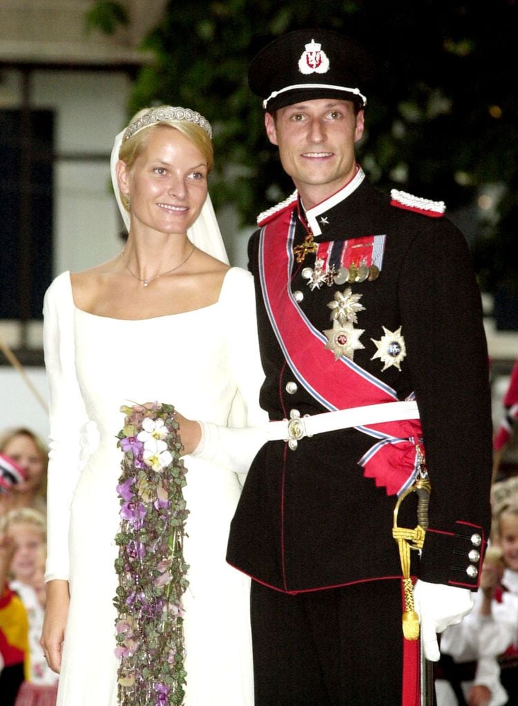 Haakon y Mette Marit de Noruega el día de su boda en 2001