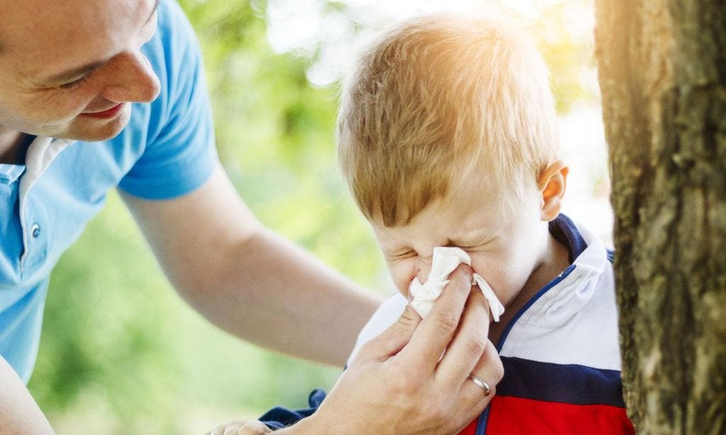 Niño con alergia