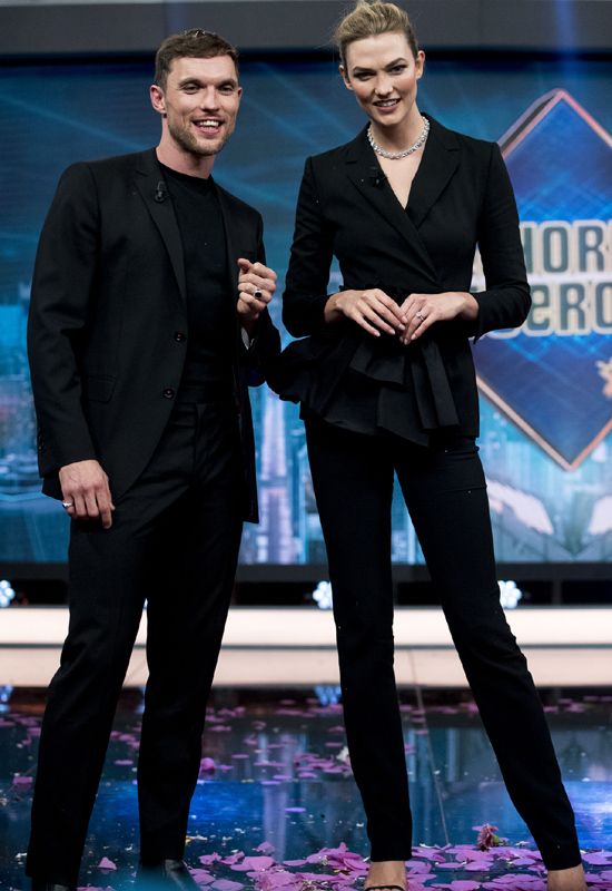 Ed Skrein y Karlie Kloss