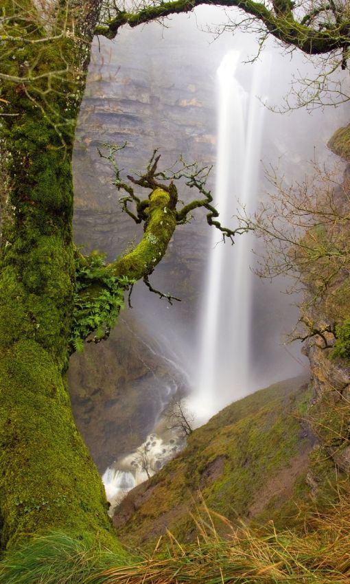 La cascada de Gujuli es uno de los saltos de agua más espectaculares de Álava.