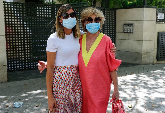 Alba Santana con su madre, Mila Ximénez