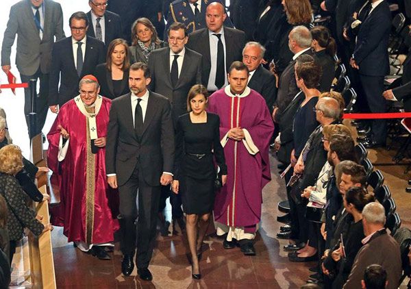 Los Reyes presidieron el funeral institucional por las 150 víctimas de la tragedia aérea ocurrida el pasado 24 de marzo en los Alpes franceses
