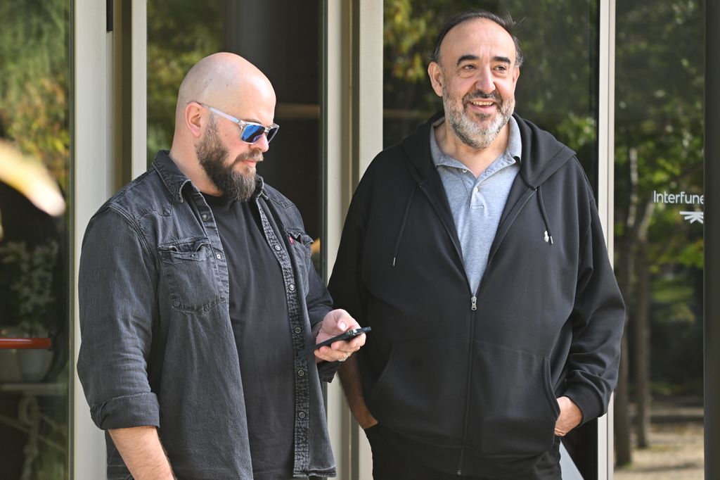 Alejandro Ibáñez, hijo del mítico Chicho, junto a Yusan Acha, exdirector de 'Qué tiempo tan feliz'