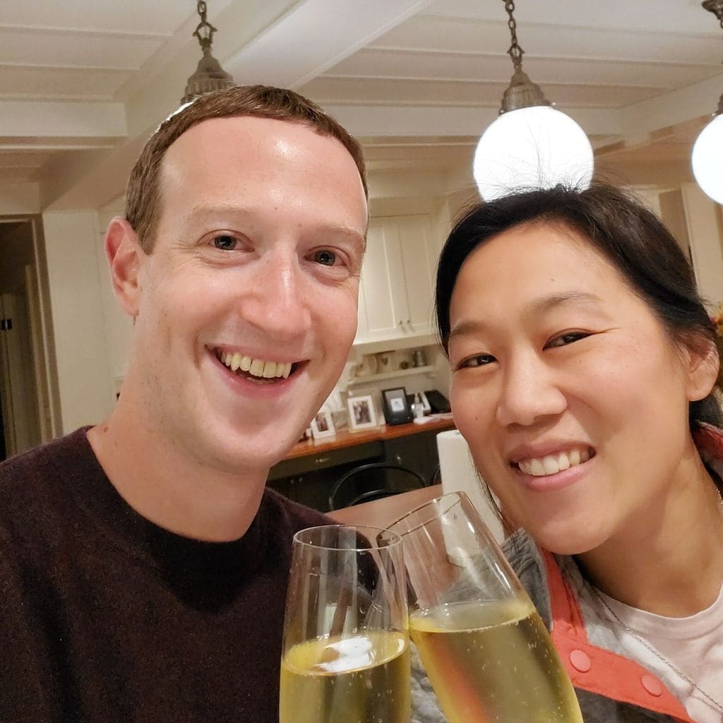 mark zuckerberg y su esposa