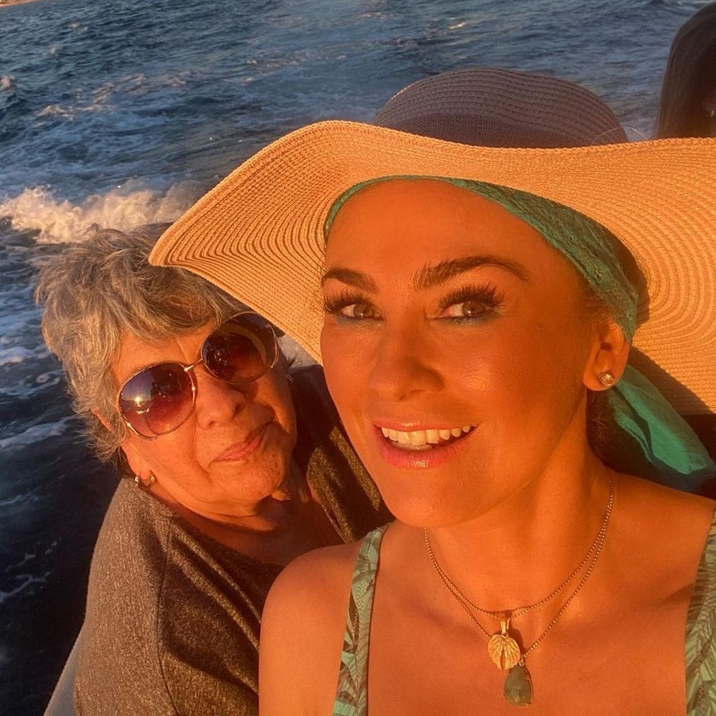 Aracely Arámbula y su mamá 