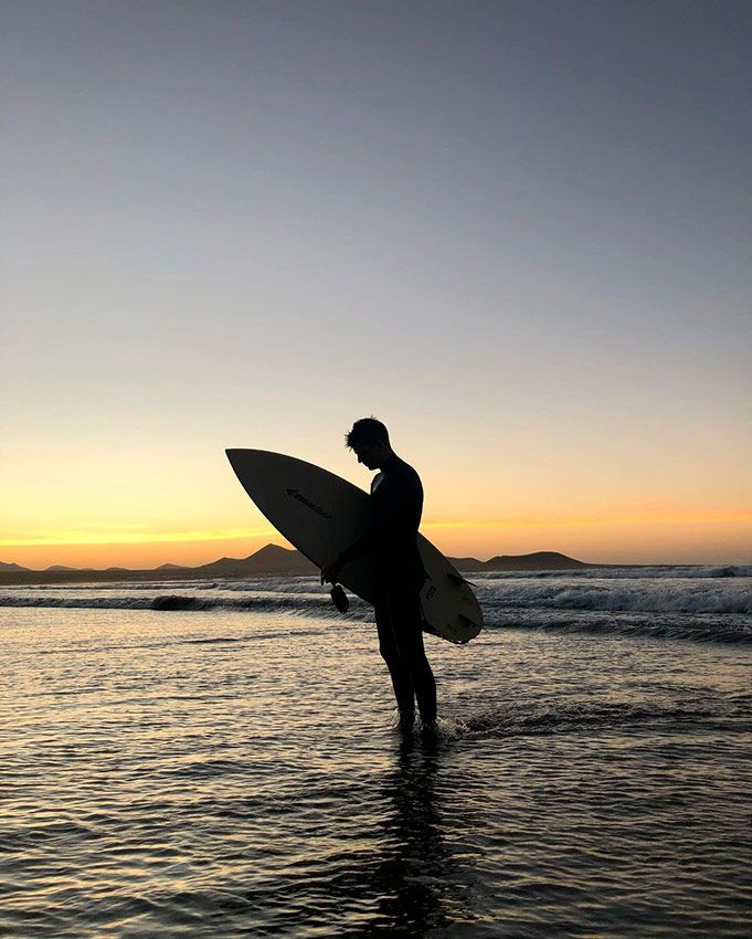 Miguel Bernardeau es un apasionado del surf