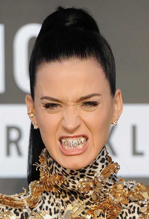 katy-perry-dientes-oro