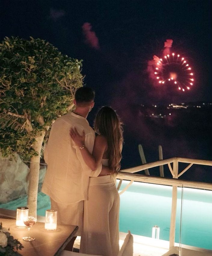 Aymeric Laporte y Sara Botello se han comprometido