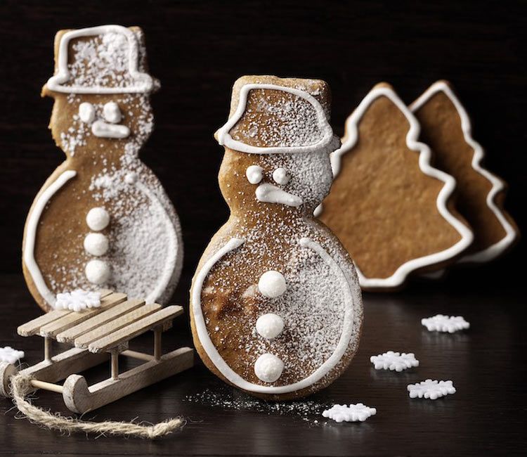 Muñecos de nieve y árboles de Navidad de jengibre