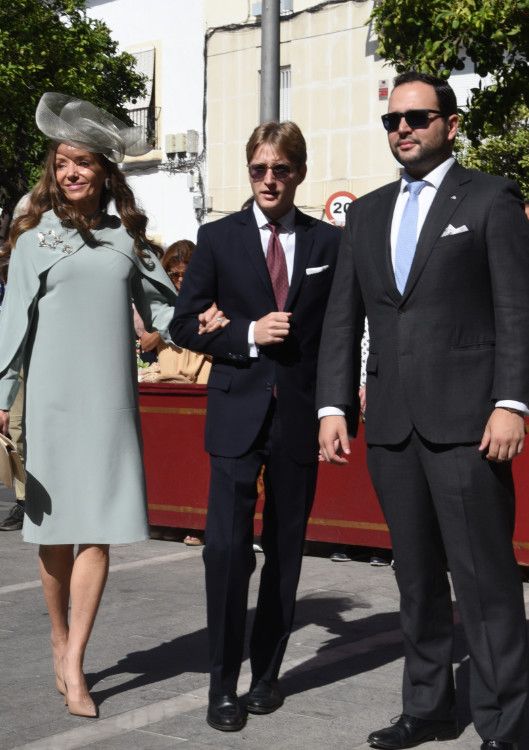 La princesa Miriam al-Ghazi de Jordania y sus dos hijos