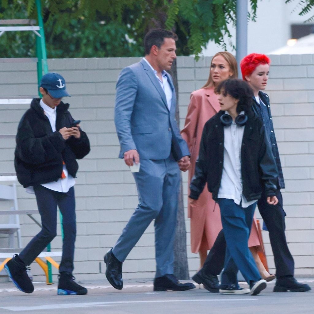 Jennifer Lopez y Ben Affleck con sus hijos