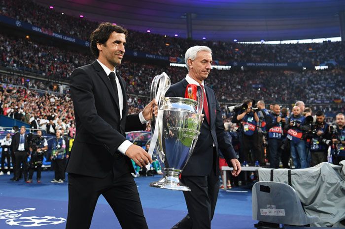 raul gonzalez y ancelotti en el final de la champions