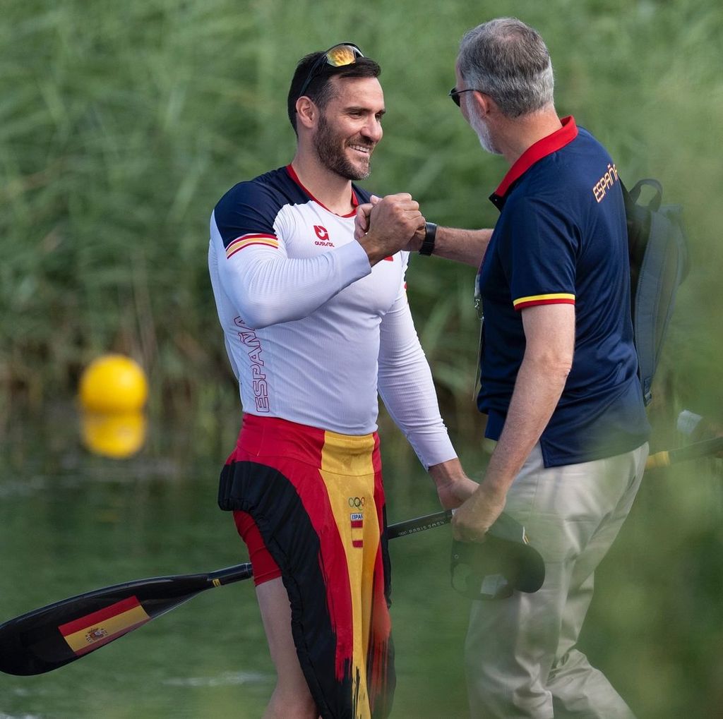 Felipe VI junto al piragüista Saúl Craviotto