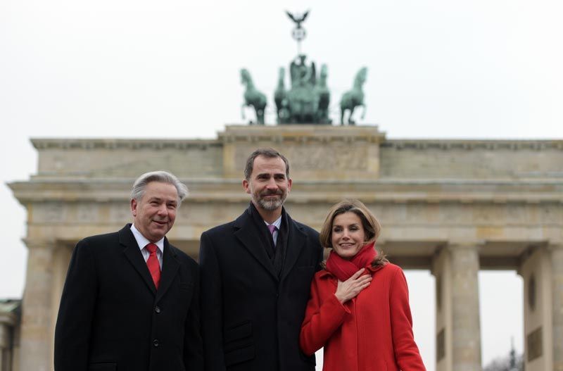 Los reyes Felipe y Letizia, en la Puerta de Brandemburgo