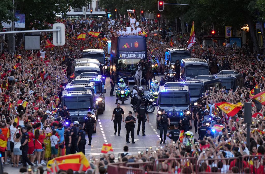 La celebración de La Roja por las calles de Madrid tras ganar la Eurocopa el 15 de julio de 2024