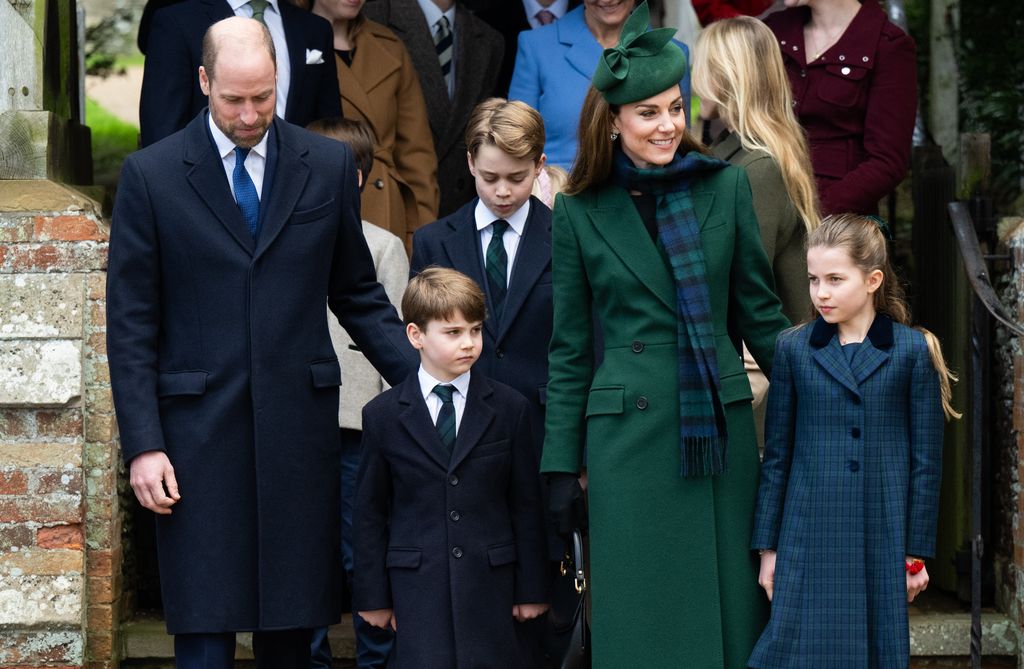 Los futuros reyes de Inglaterra acudieron al acto religioso acompañados por sus hijos los príncipes George y Louis, y su hermana la princesa Charlotte 