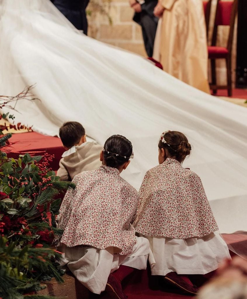 Niños de arras originales capa flores