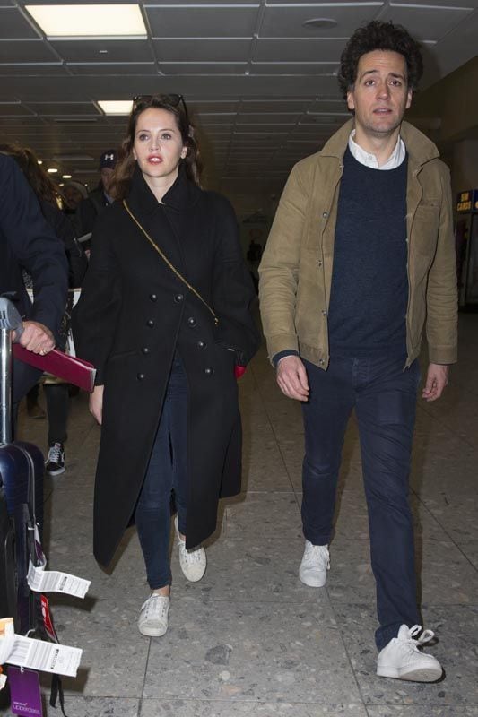 Felicity Jones y su marido 