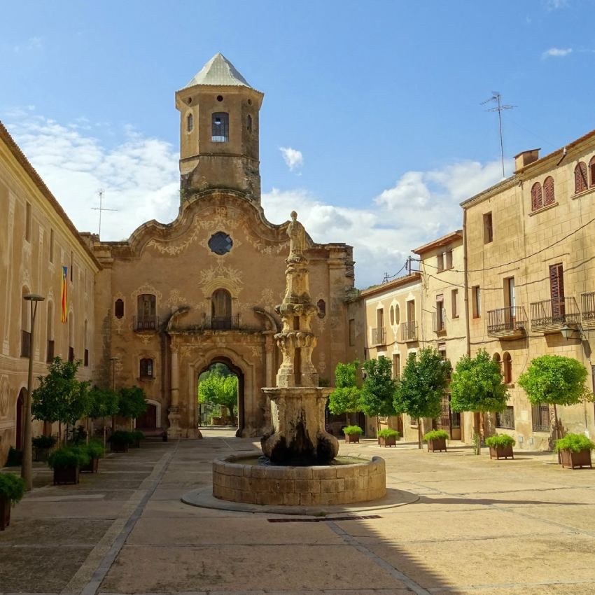 monasterio de santa maria de santes creus en el pueblo de aiguamurcia tarragona