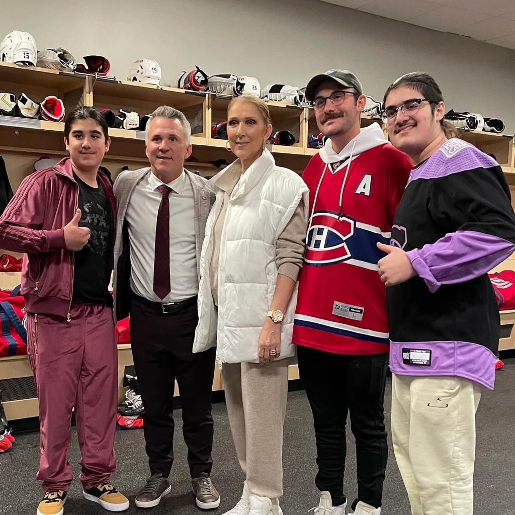 Céline Dion con sus hijos y el entrenador de los Canadiens de Montréal