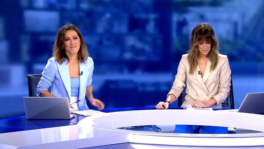 Isabel Jiménez se emociona en Informativos Telecinco al escuchar las palabras de su amiga Sara Carbonero sobre el cáncer