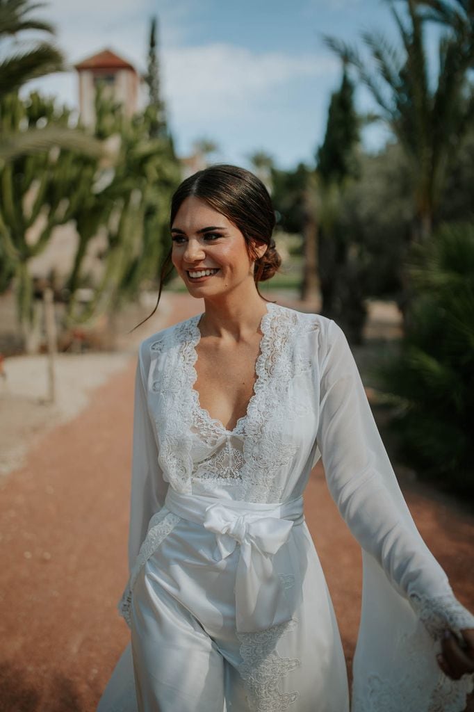 La boda de Raquel en Elche bata de novia