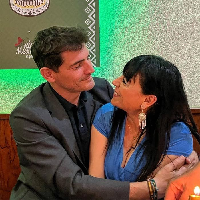 Iker Casillas y su amiga