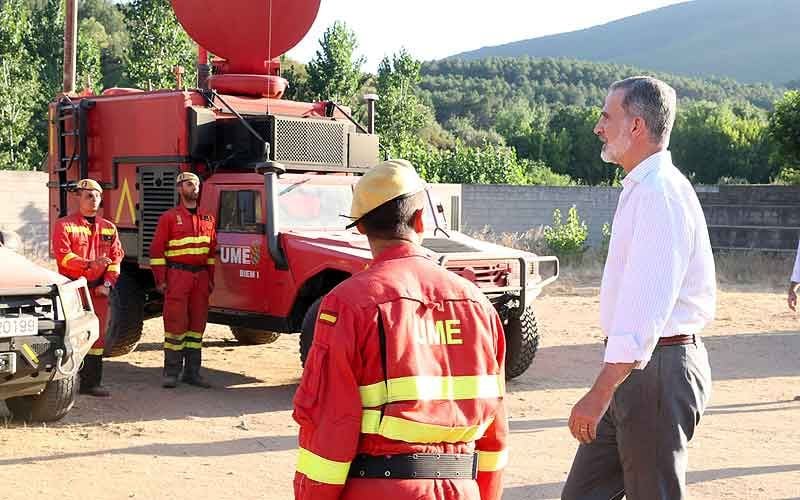 El rey Felipe visita Las Hurdes tras los incendios