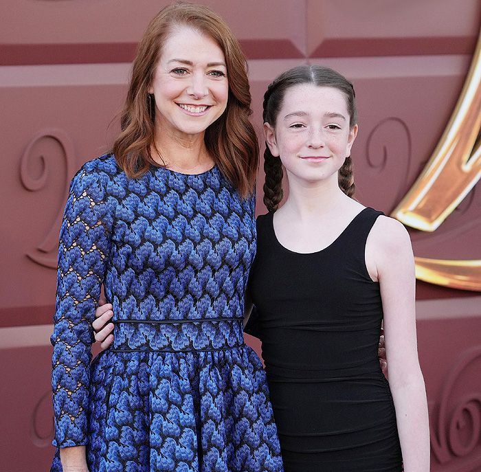 Alyson Hannigan con su hija Keeva Jane en el estreno de la película Wonka