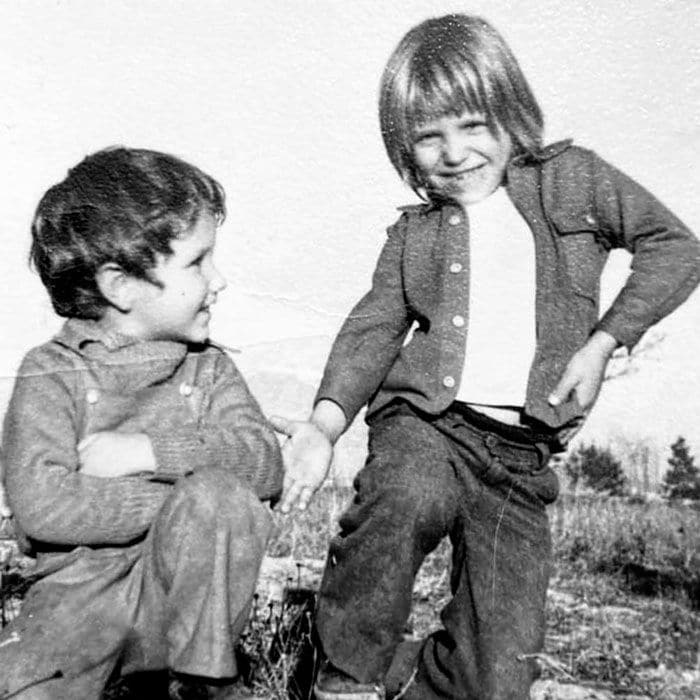 Manuel Díaz, de niño, junto a su hermano