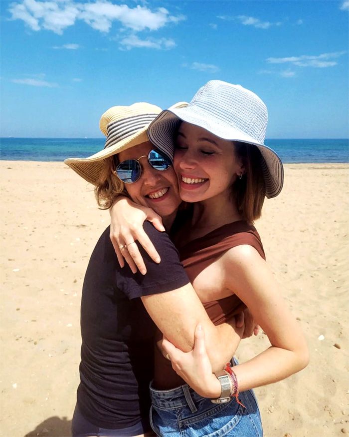 Victoria Arnáu y su madre