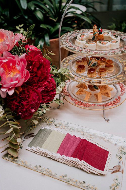 Decoración de mesa de boda y candy bar