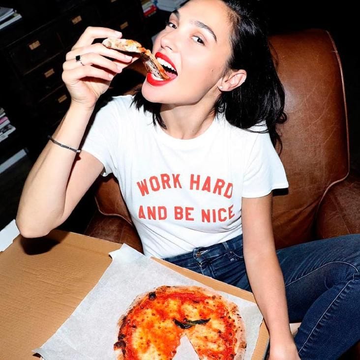 gal gadot ama la pizza