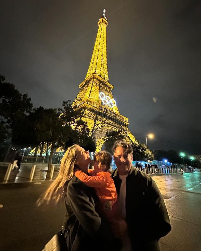 Daniel Sarcos y Alessandra Villegas de vacaciones en París