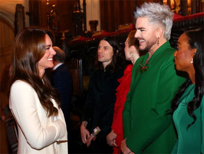 La princesa de Gales charla con Adam Lambert