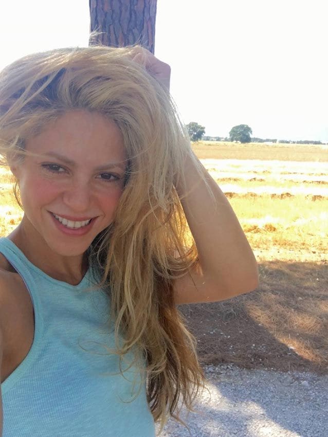 shakira selfie1a