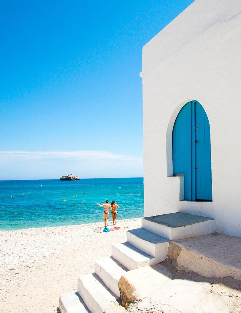 cala-portixol-mediterraneo-verano