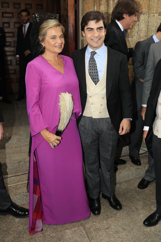 Ramón Lladó con su madre y madrina, Beatriz Rubio