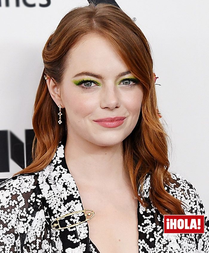 emma-stone-peinado-flores