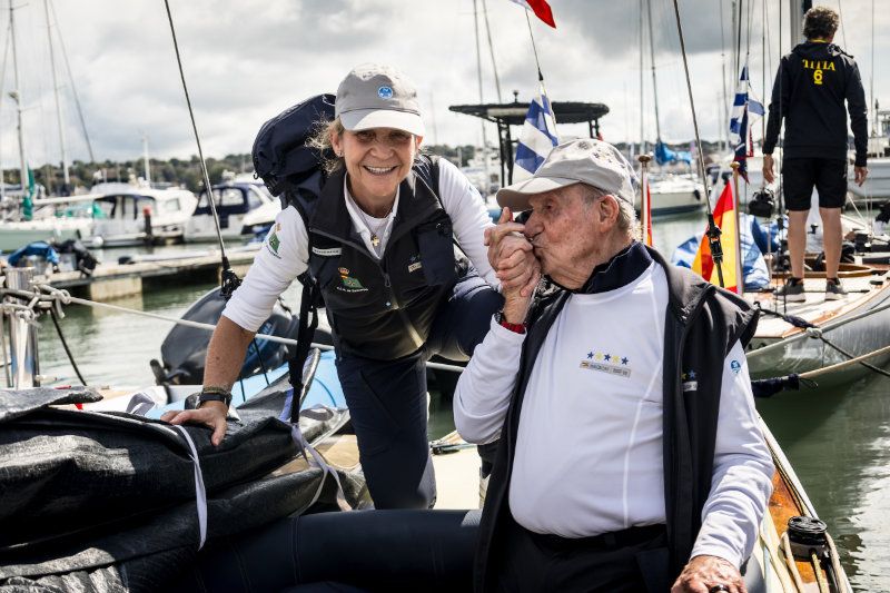 El rey Juan Carlos con la infanta Elena