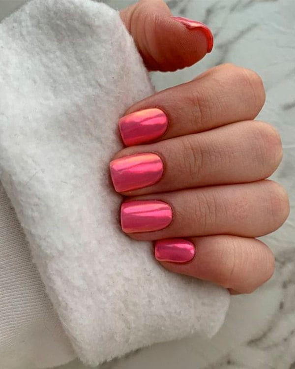 chrome nails tendencia rosa