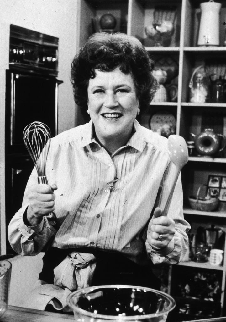 Julia Child, en el set de su programa de televisión 'The French Chef', en los años 60.