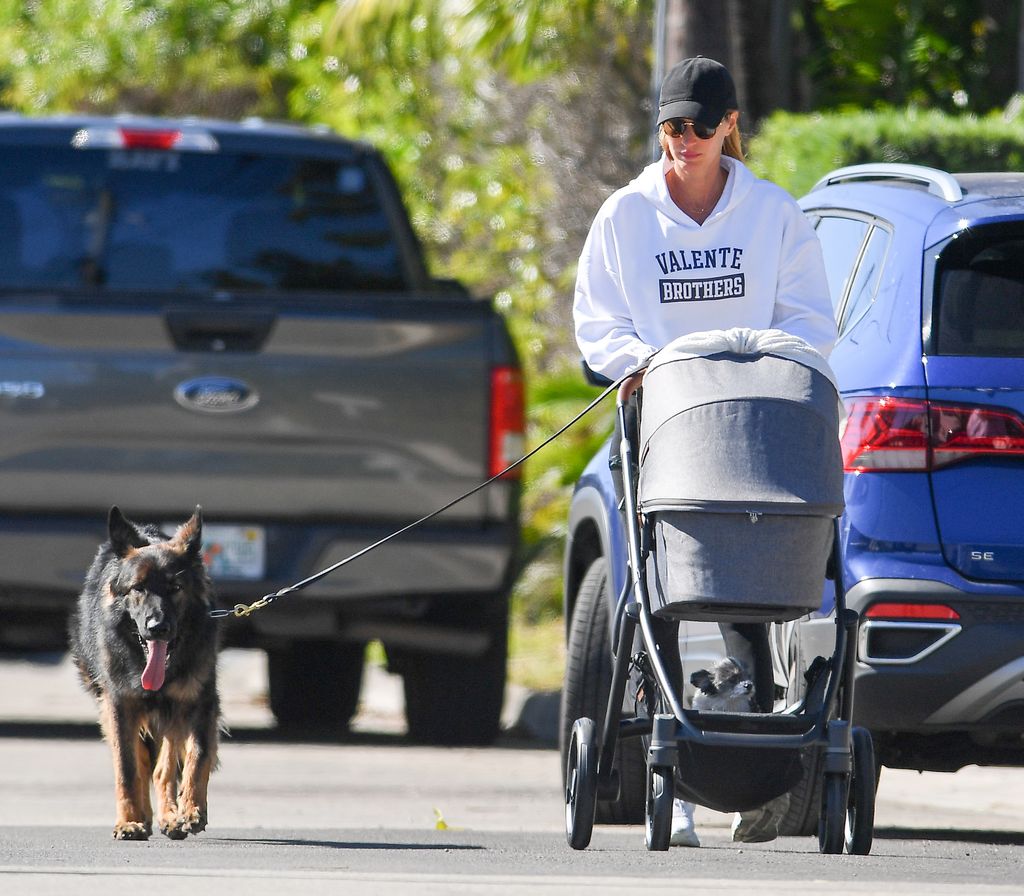 La modelo Gisele Bundchen paseando por Miami 