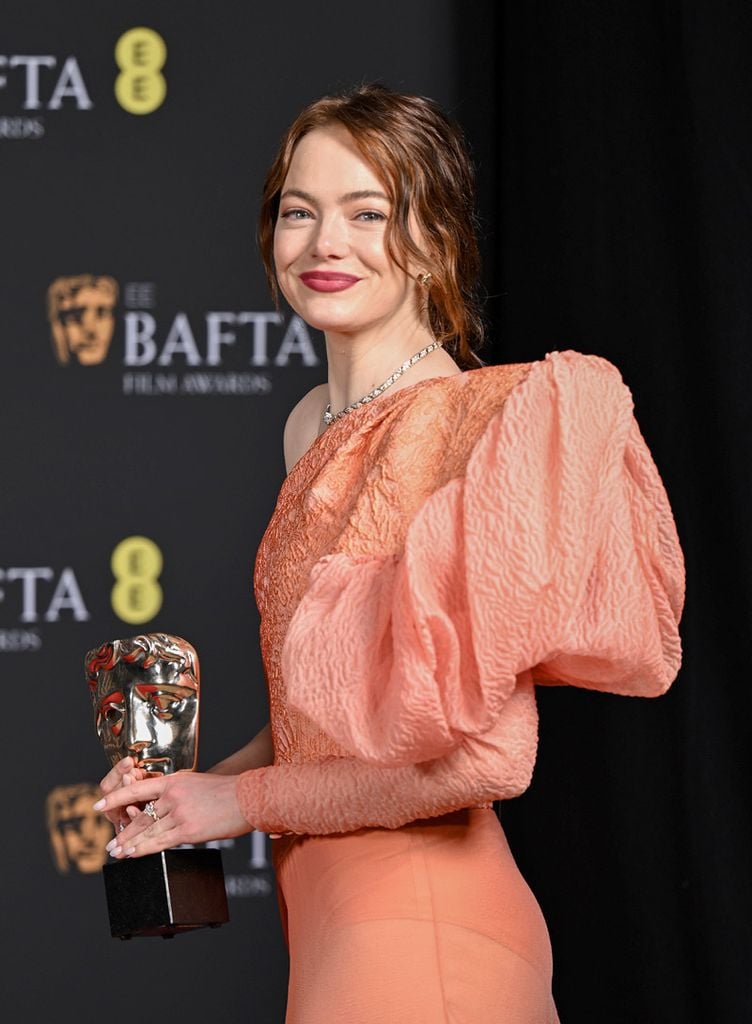 Emma Stone Premios BAFTA Louis Vuitton