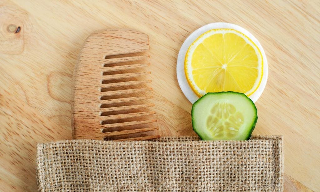 
Una mascarilla de pepino y limón es efectiva, especialmente para cabello grasos o con caspa
