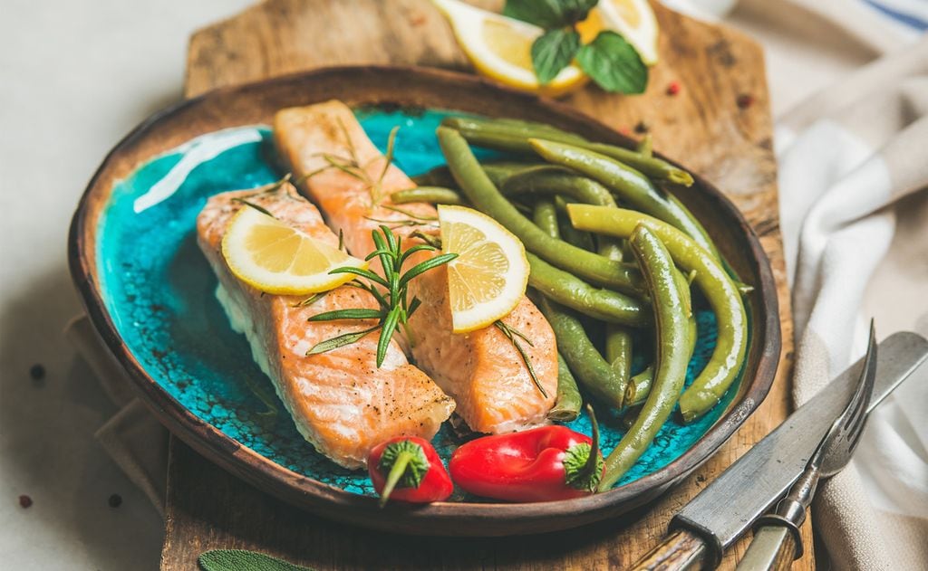 Salmón a la plancha con judías verdes